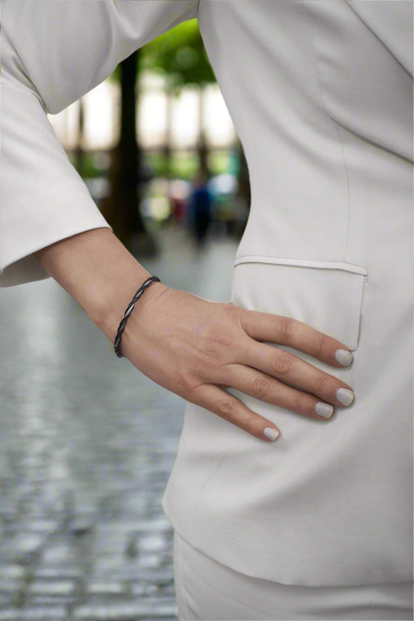ALOR Double Twist Stackable Bracelet
