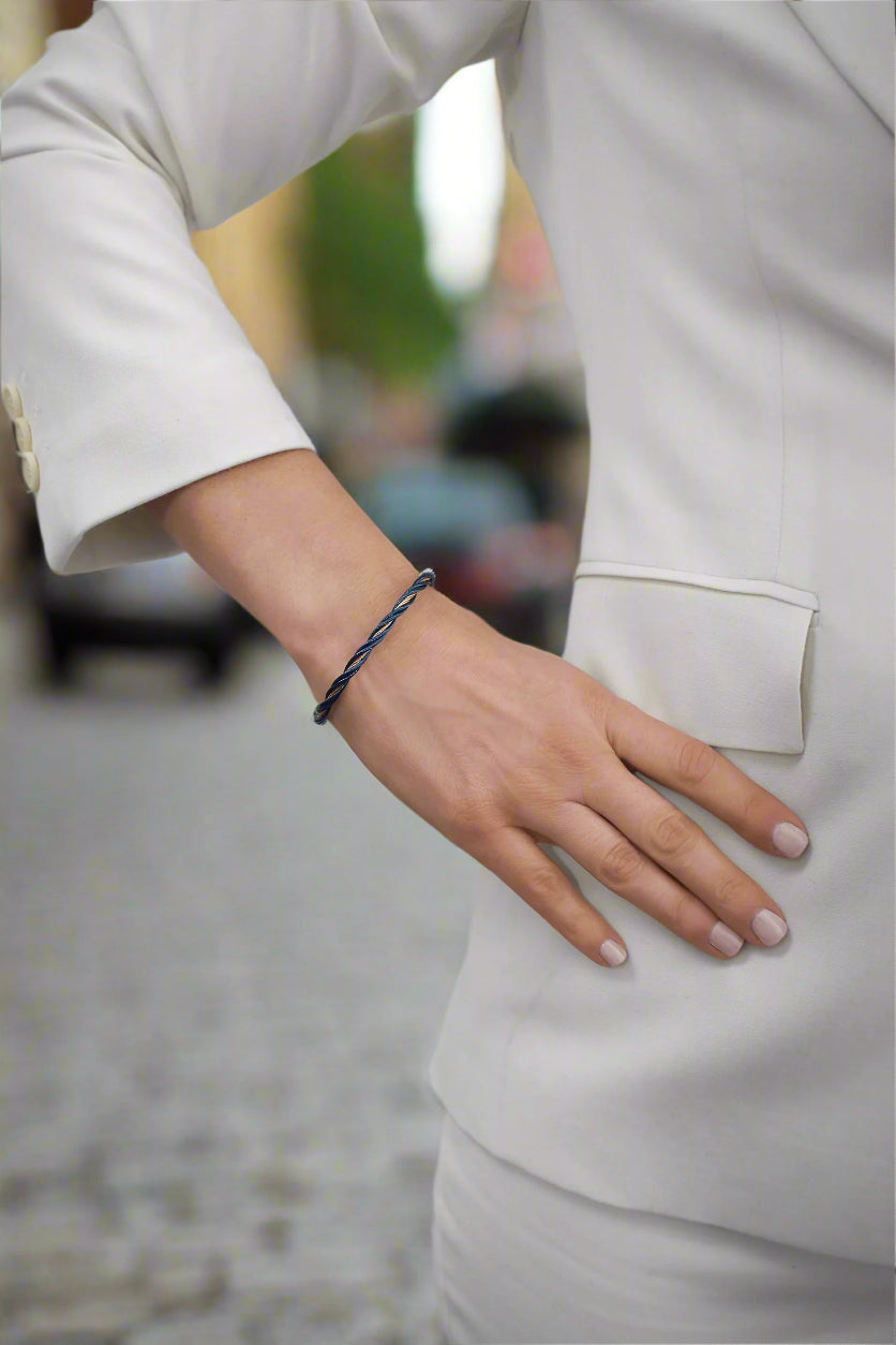 ALOR Modern Twist Stackable Bracelet