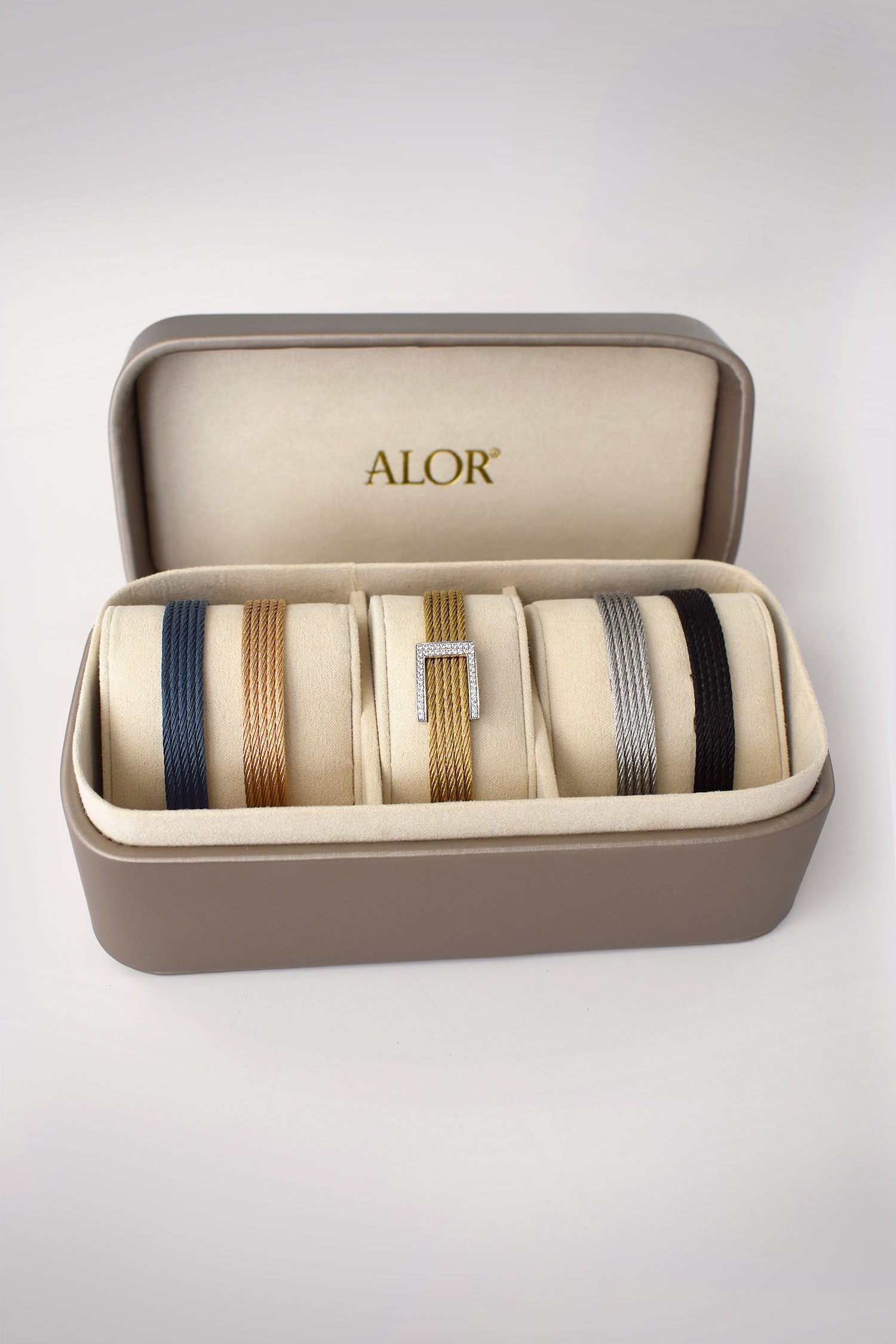 ALOR Set of Interchangeable Buckle Up Cuffs