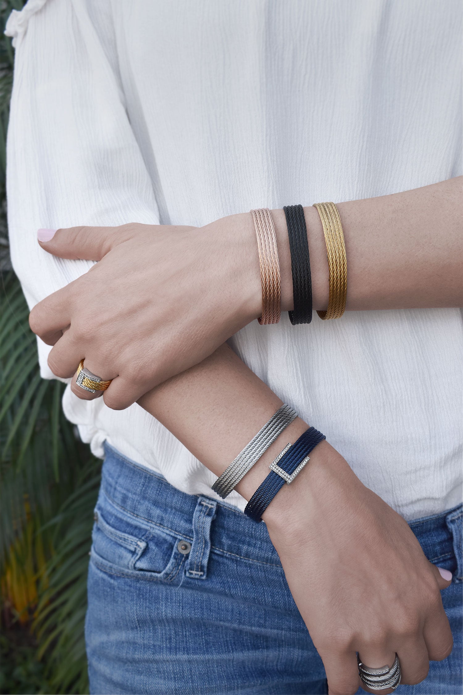 ALOR Set of Interchangeable Buckle Up Cuffs