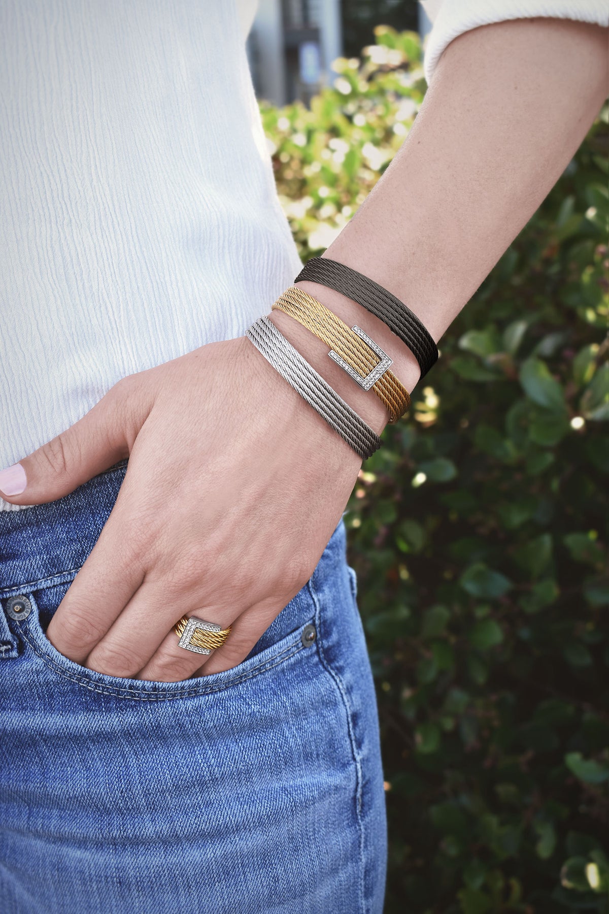 ALOR Buckle Up Ring