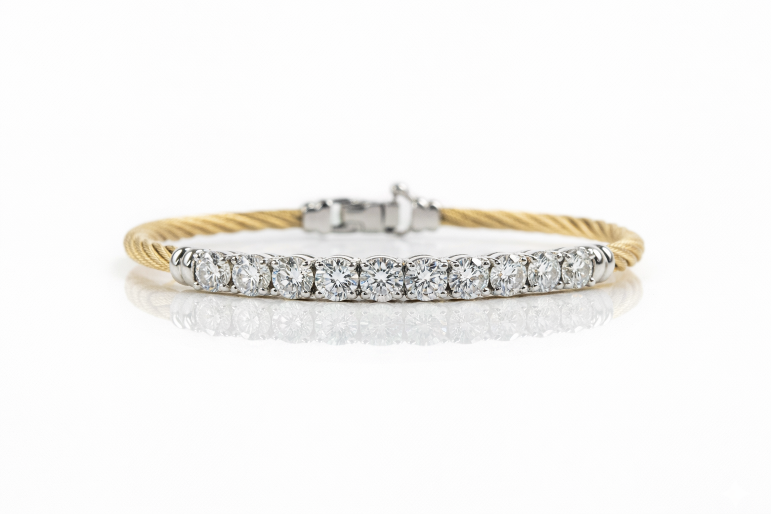 ALOR 10-DIAMOND LINE BANGLE